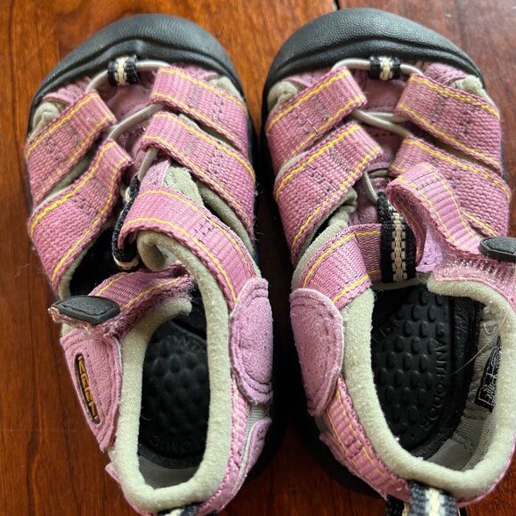 Keen Newport Pink Sandals- Sz. 5 - Picture 4 of 6